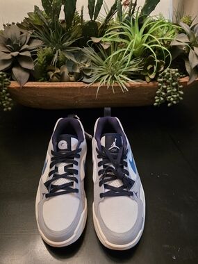 Georgetown Jordan Men’s Athletic Shoes White Gray Blue Size 11.5